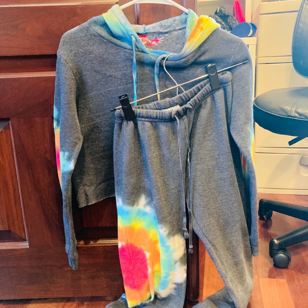 So Nikki tyr dye sweat shirt & sweat pants